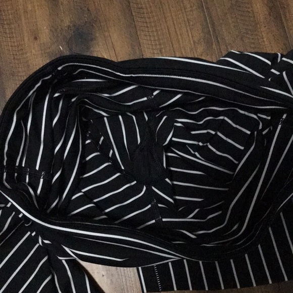 GAP fit black and white striped pants - Picture 4 of 4